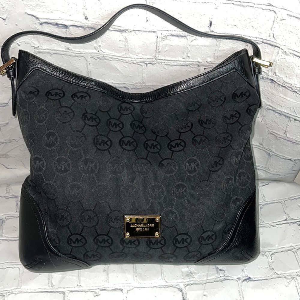 Michael Kors Black Signature Canvas and Leather Millbrook Hobo - Picture 2 of 14